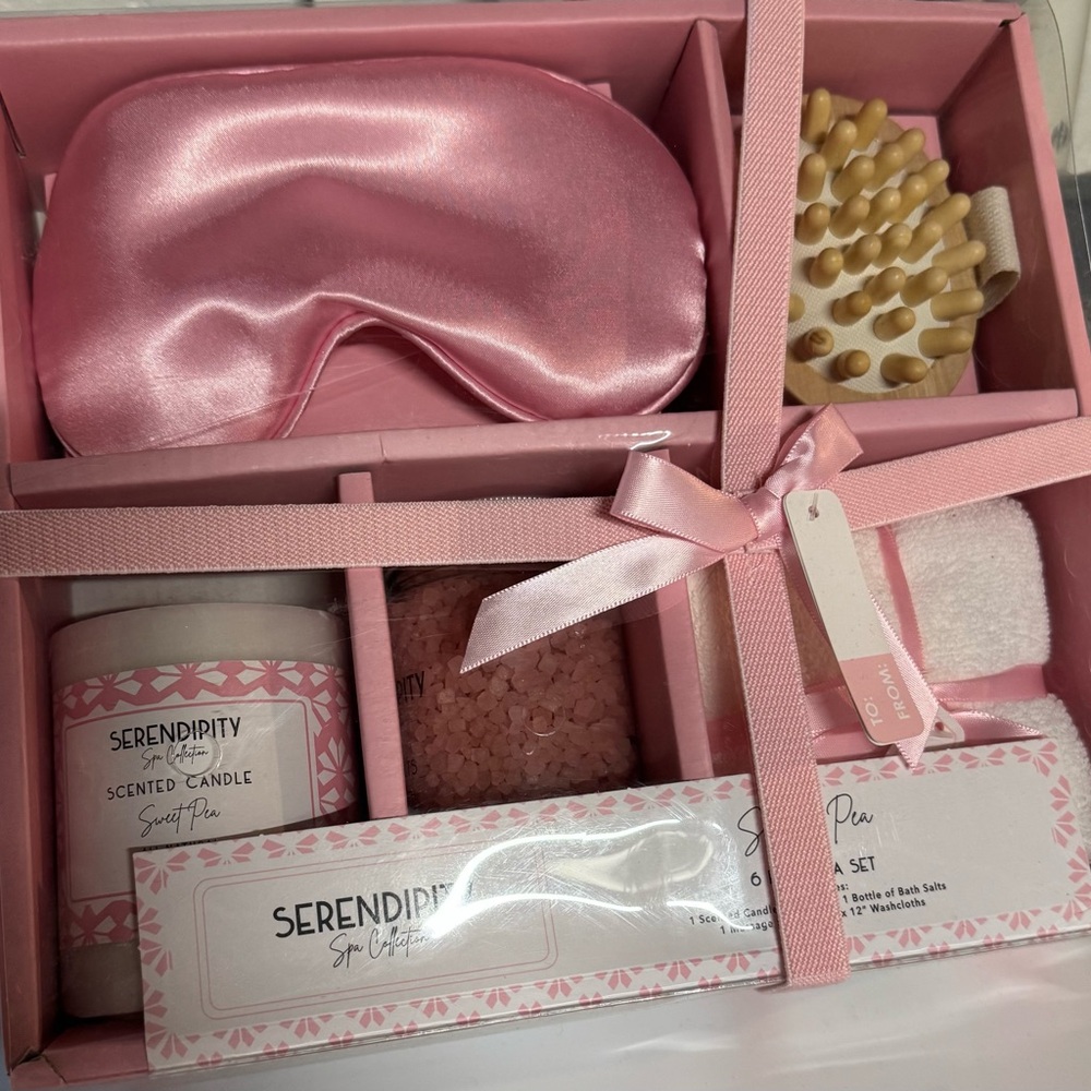 Pink Spa Gift Set - Picture 2 of 3